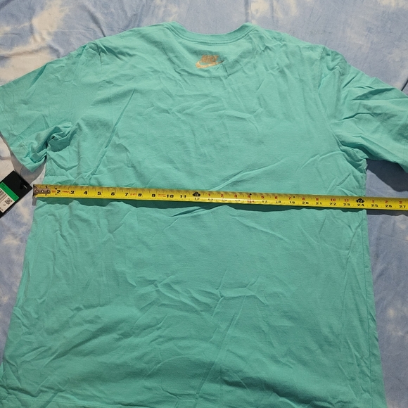 Nike Tshirt - Picture 4 of 4